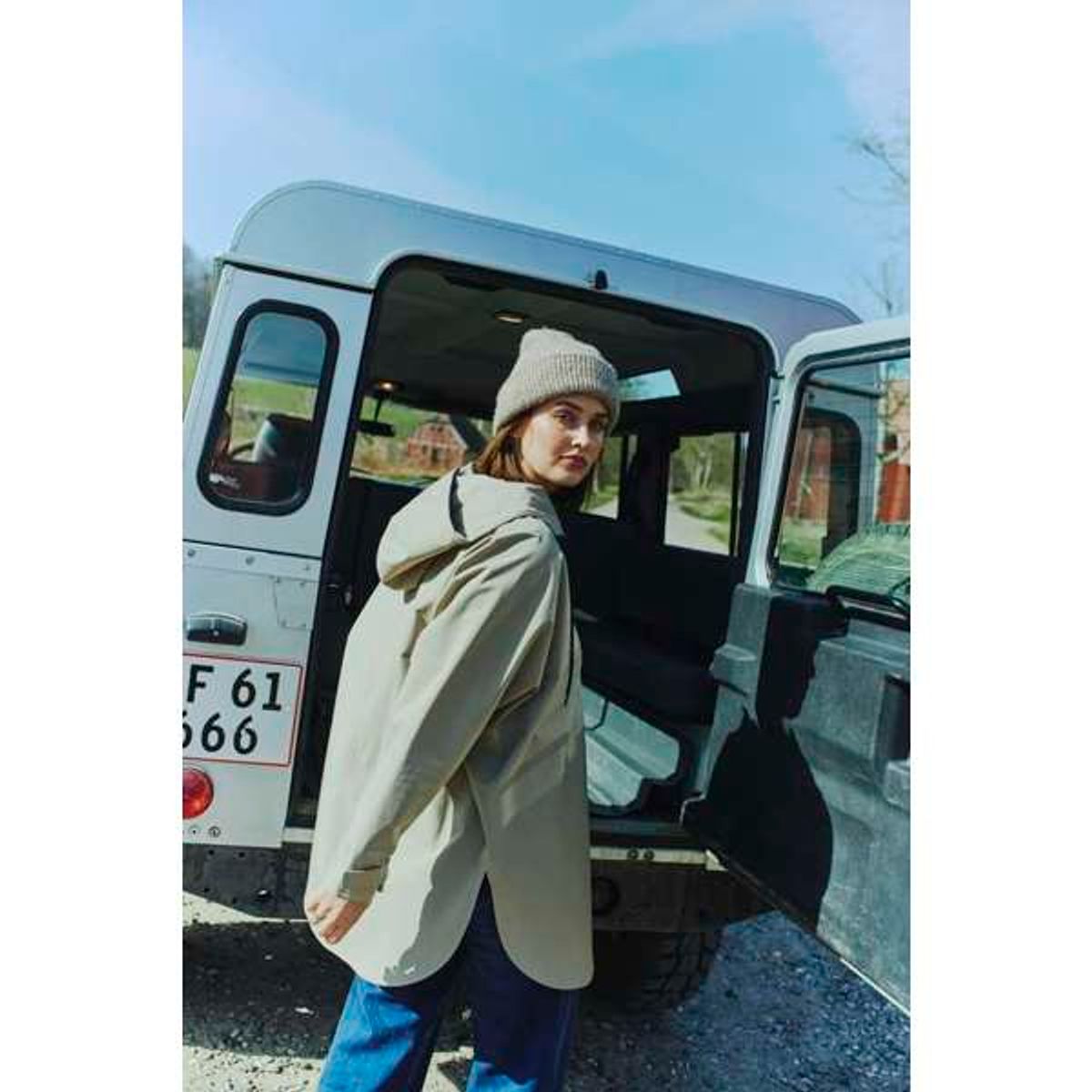 FQMOW-PONCHO silver mink